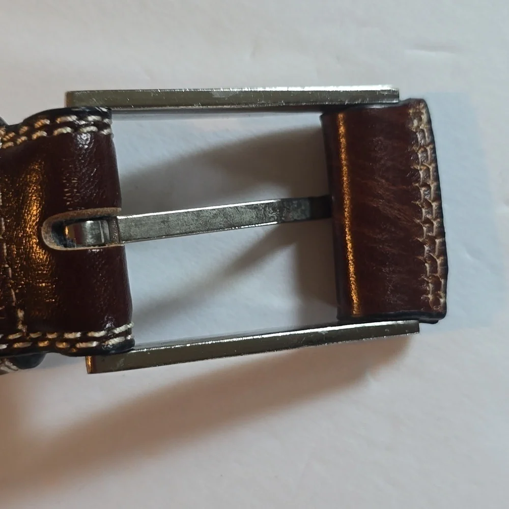 Fionte Mens Brown Leather Belt Silver Buckle white stitching Sz.34-38